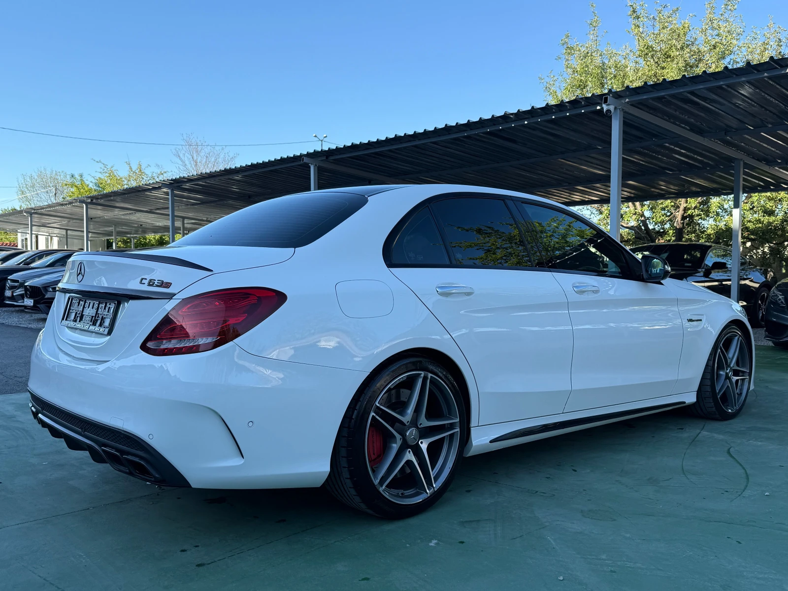 Mercedes-Benz C 63 AMG S - изображение 4