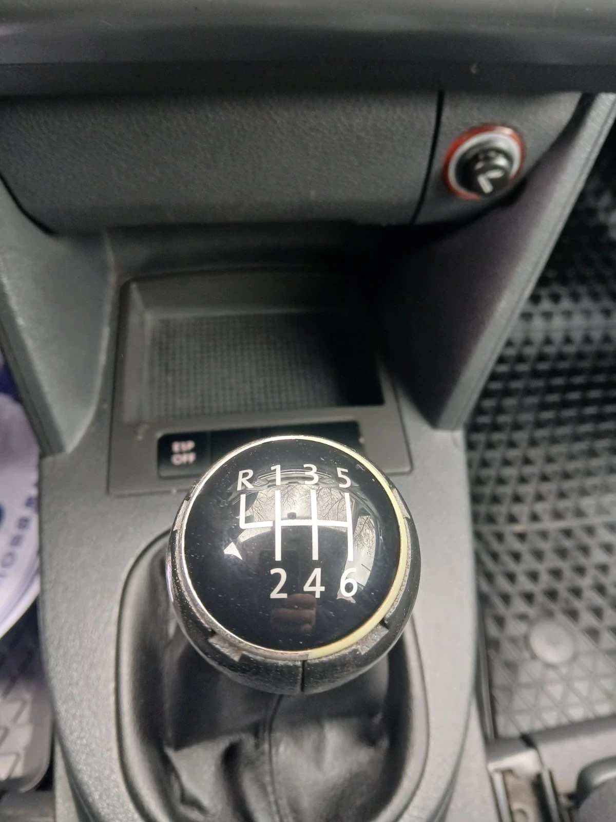 VW Touran, снимка 7 - Автомобили и джипове - 53929215