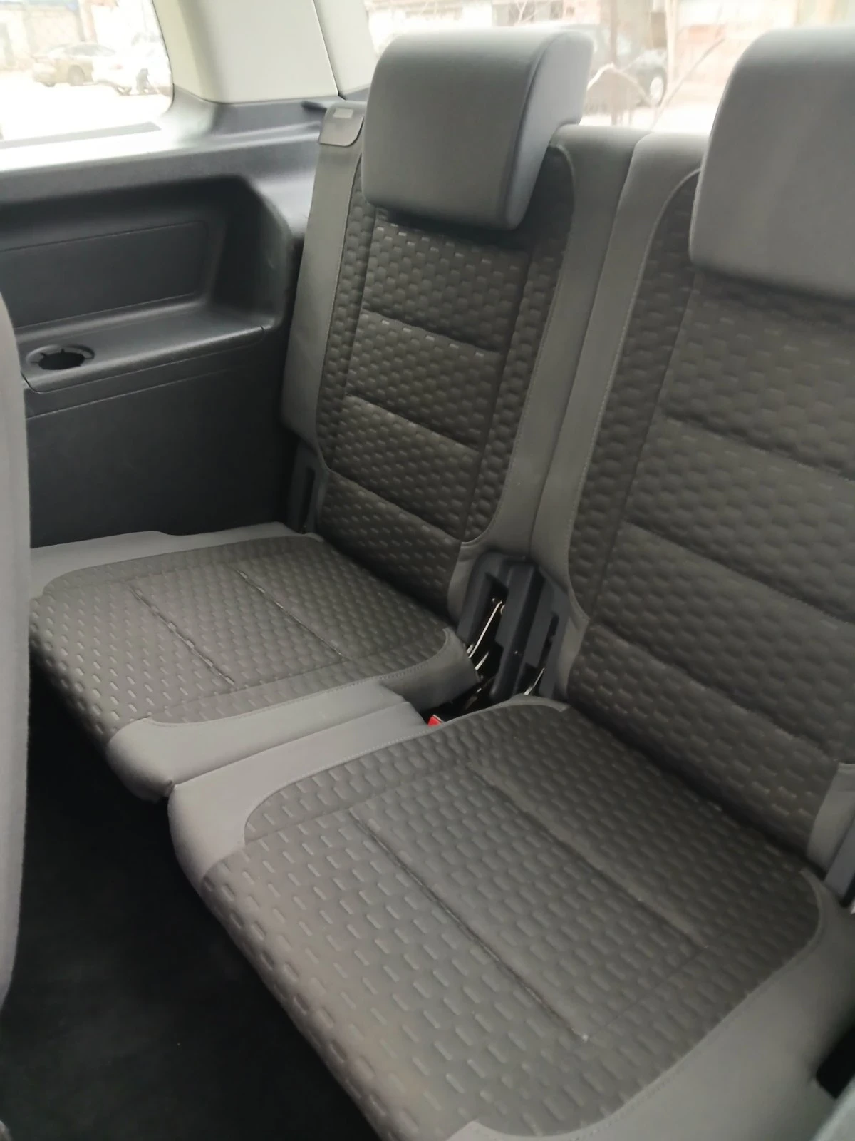 VW Touran, снимка 14 - Автомобили и джипове - 53929215