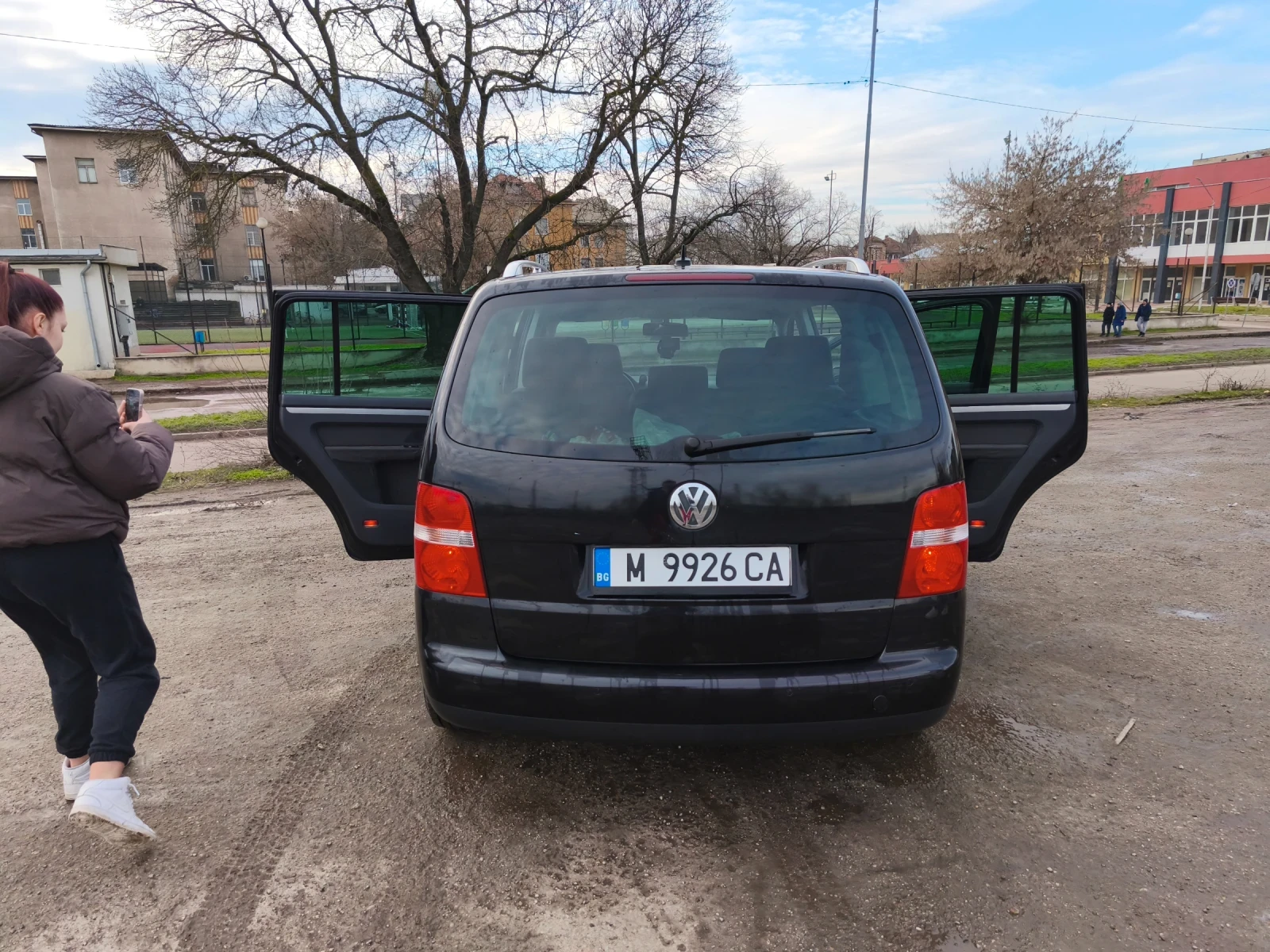 VW Touran, снимка 2 - Автомобили и джипове - 53966091