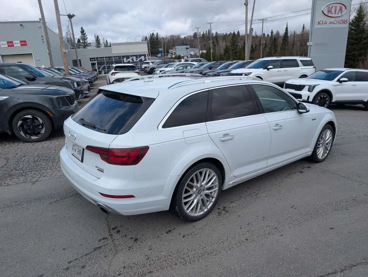Audi A4 Allroad * Progressiv * ОБДУХВАНЕ * ПОДГРЕВ * КАМЕРА * NAVI, снимка 11 - Автомобили и джипове - 54417721