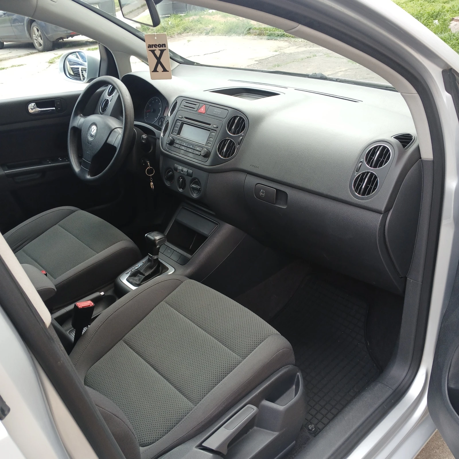 VW Golf Plus АВТОМАТИК , снимка 14 - Автомобили и джипове - 54481835