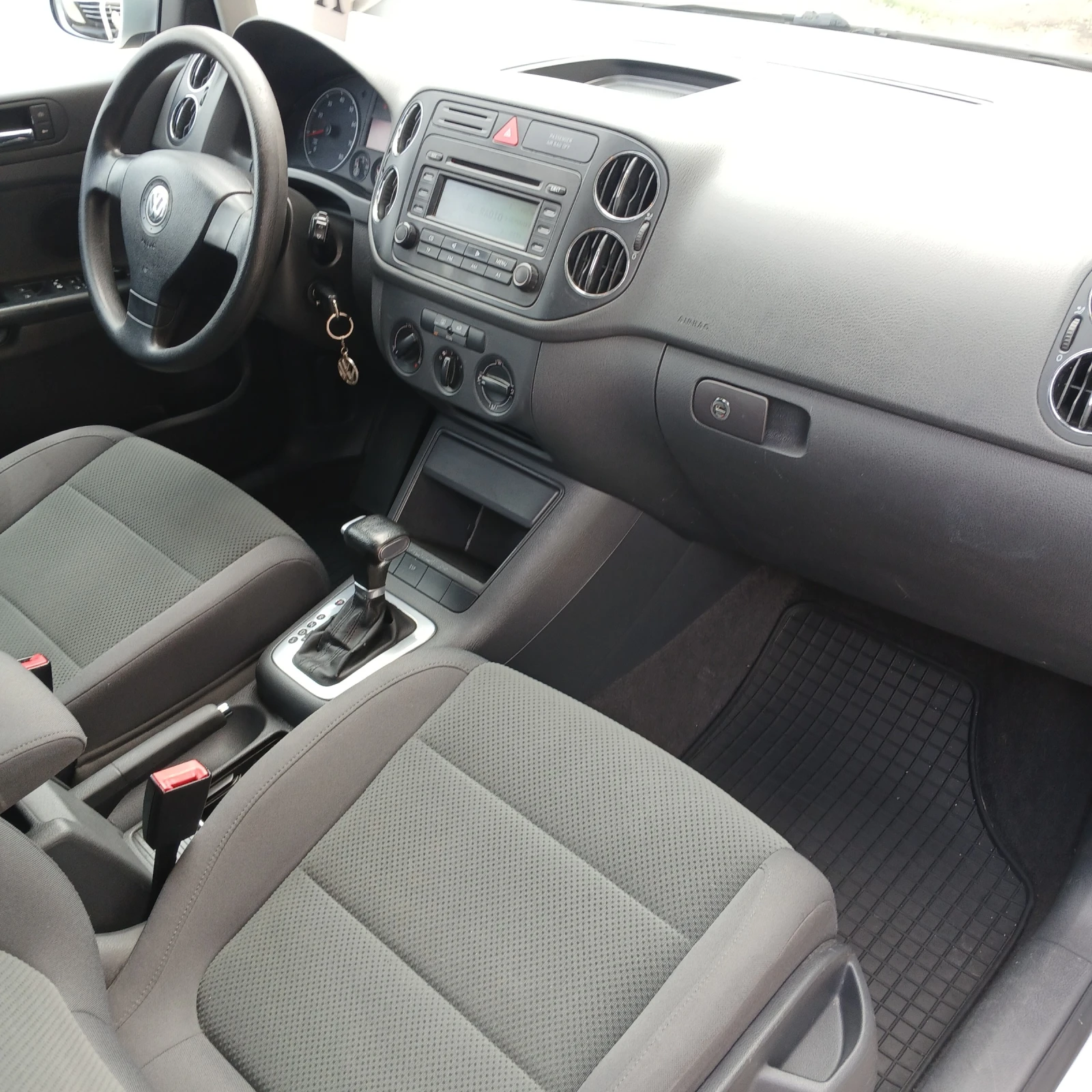 VW Golf Plus АВТОМАТИК , снимка 13 - Автомобили и джипове - 54481835