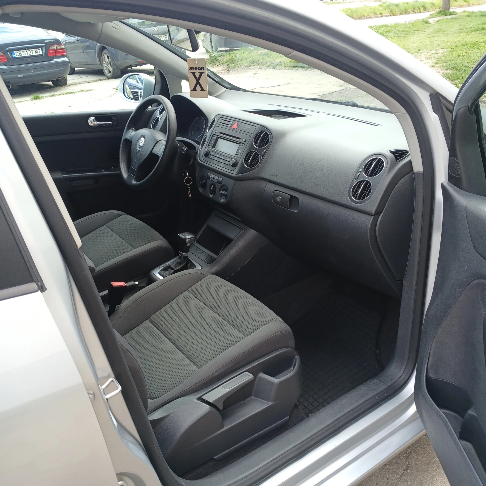 VW Golf Plus АВТОМАТИК , снимка 17 - Автомобили и джипове - 54481835
