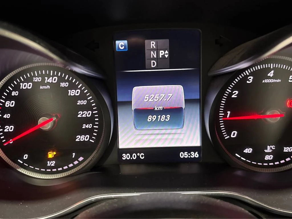 Mercedes-Benz C 300 * 4MATIC * ПАНОРАМА * 2 КЛЮЧА * ПОДГРЕВ * КАМЕРА, снимка 5 - Автомобили и джипове - 54569546