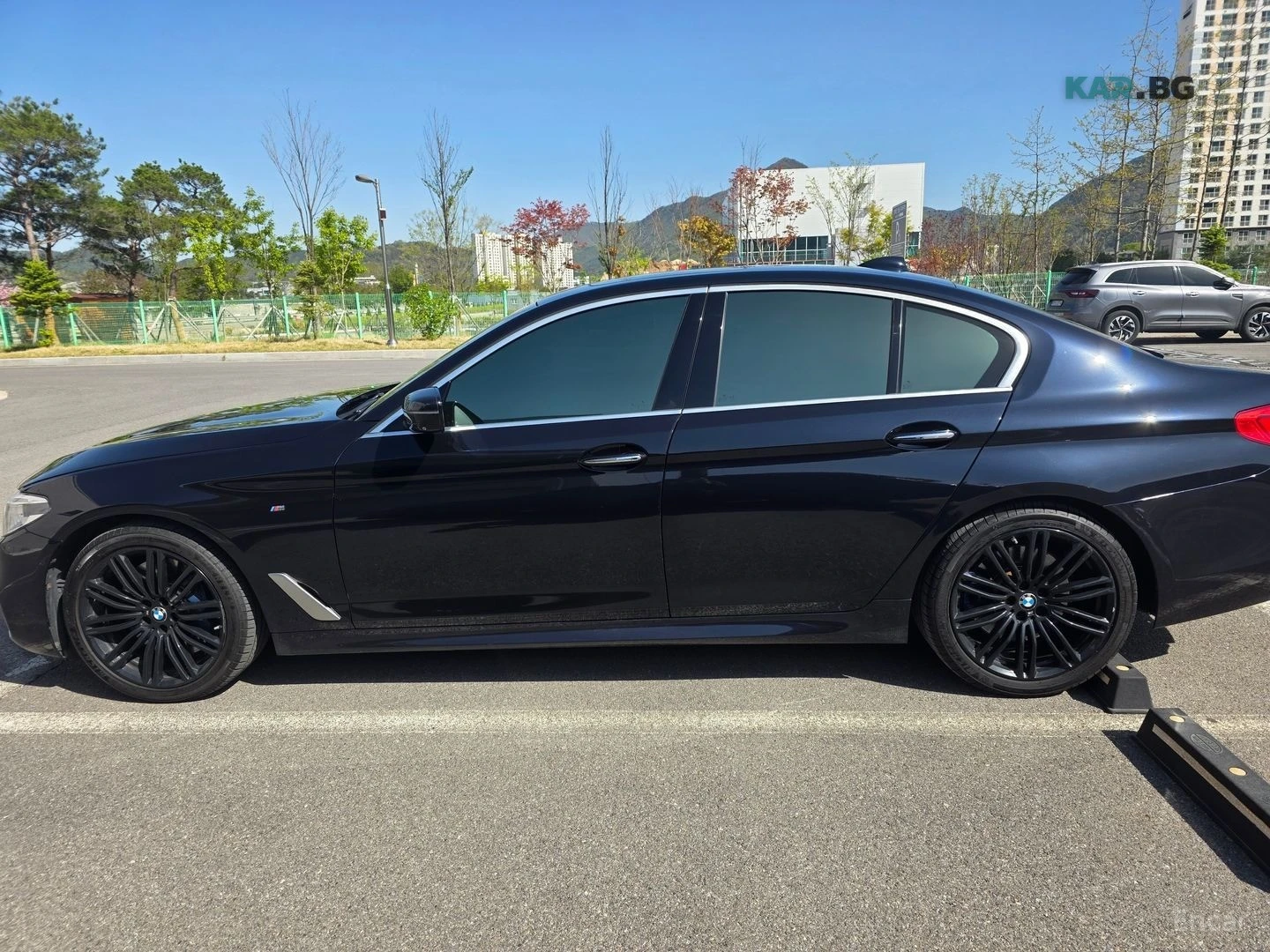 BMW 540 XDRIVE / M PKG / 360 / HEADUP / ОБДУХ / ПОДГРЕВИ , снимка 2 - Автомобили и джипове - 54669961