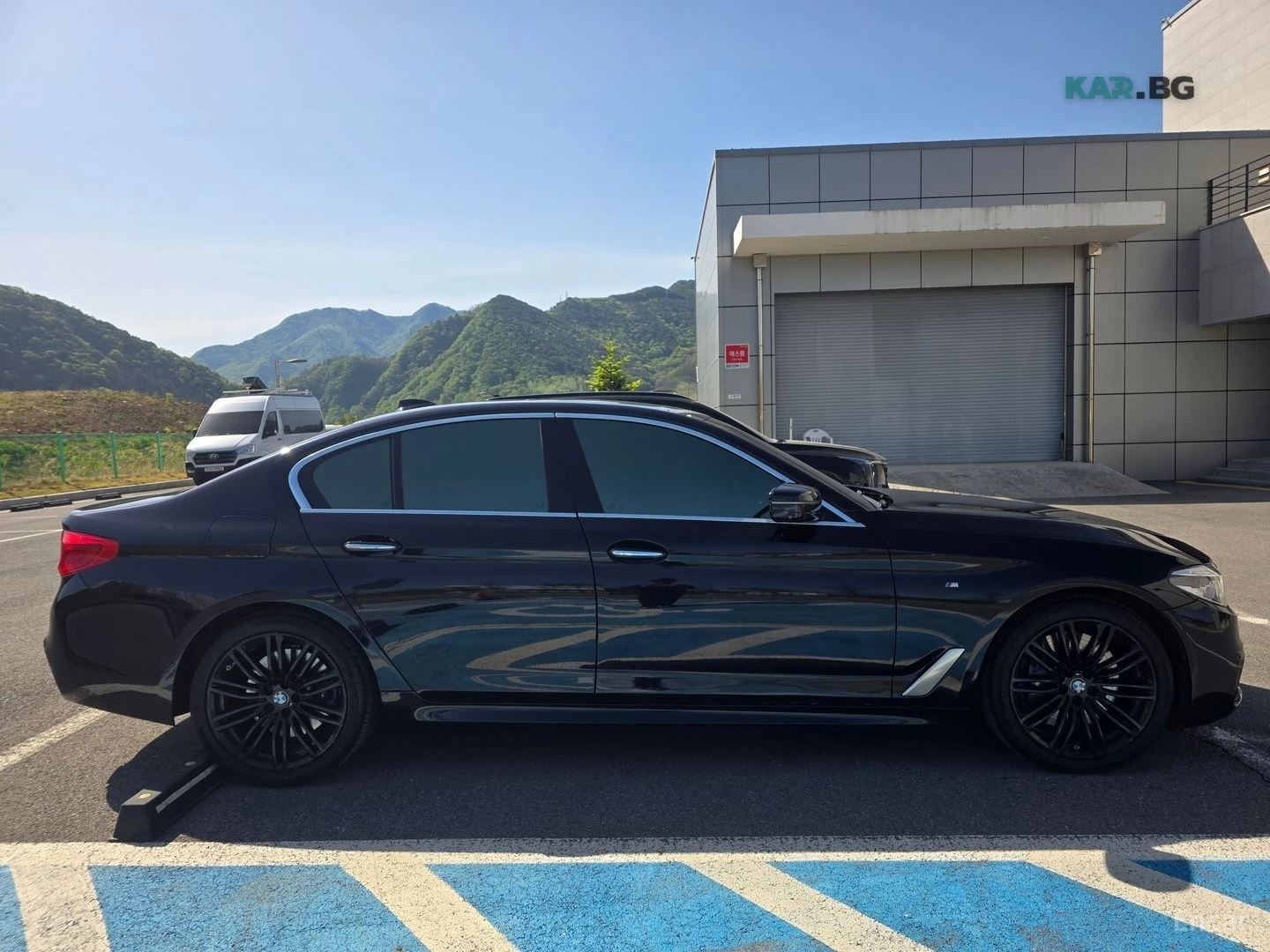 BMW 540 XDRIVE / M PKG / 360 / HEADUP / ОБДУХ / ПОДГРЕВИ , снимка 3 - Автомобили и джипове - 54669961