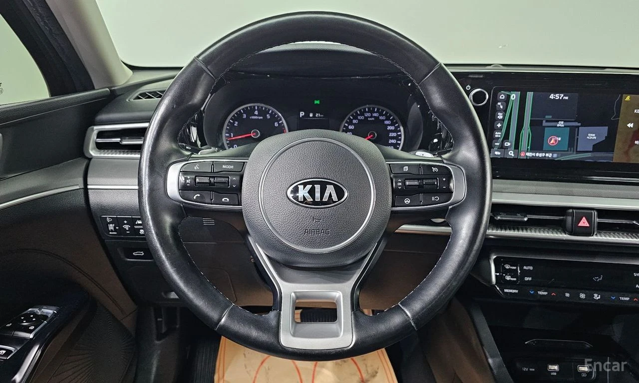 Kia K5 2.0 Prestige* ПОДГРЕВ* ОБДУХВАНЕ* КРАЙНА ЦЕНА* , снимка 8 - Автомобили и джипове - 54712371