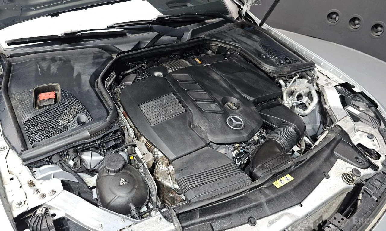Mercedes-Benz CLS 300 d* AMG* LINE* ПОДГРЕВ* HUD* КАМЕРА* BURMESTER* , снимка 16 - Автомобили и джипове - 54958570