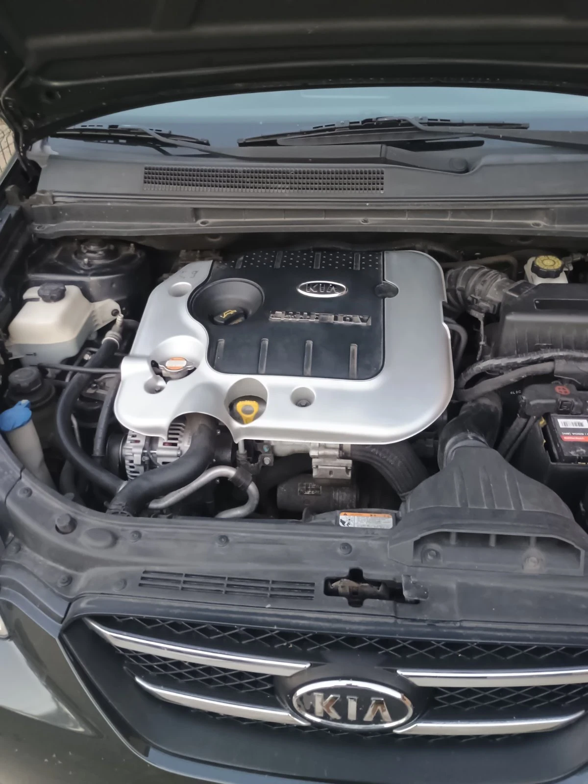 Kia Carens, снимка 6 - Автомобили и джипове - 55675194