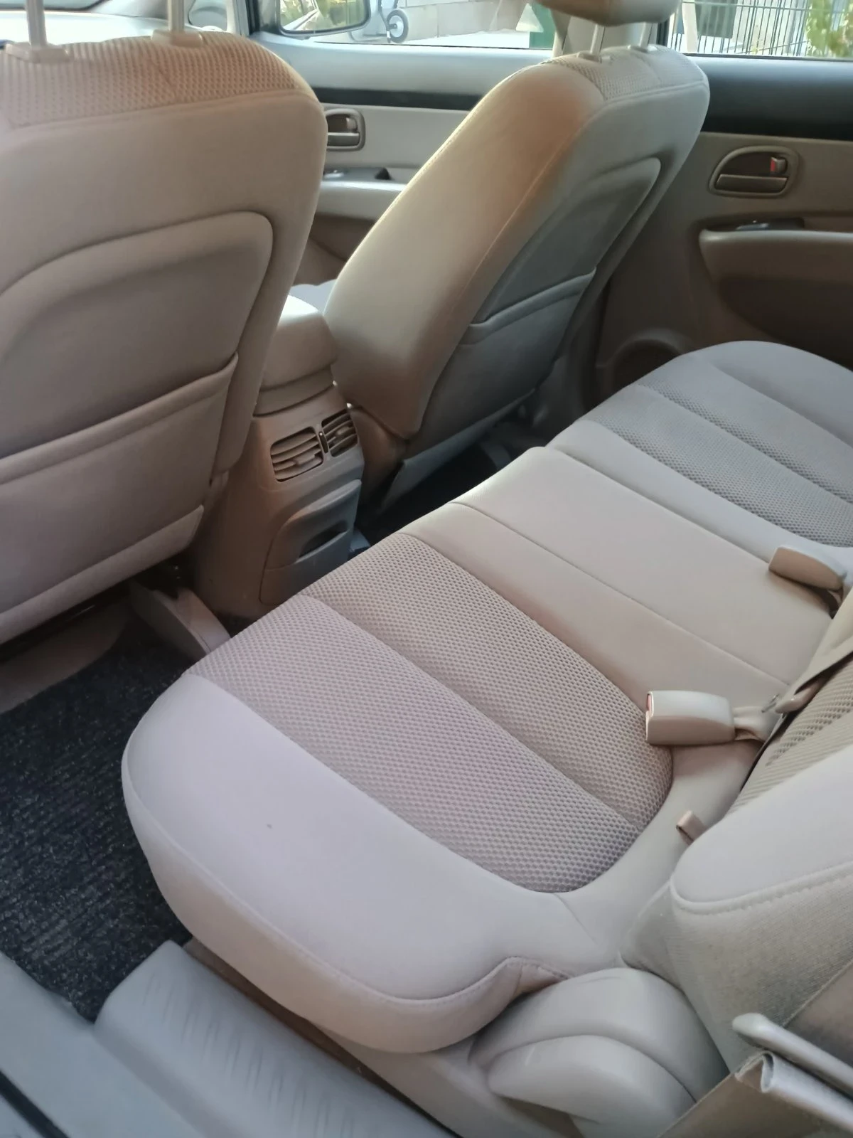 Kia Carens, снимка 7 - Автомобили и джипове - 55675194