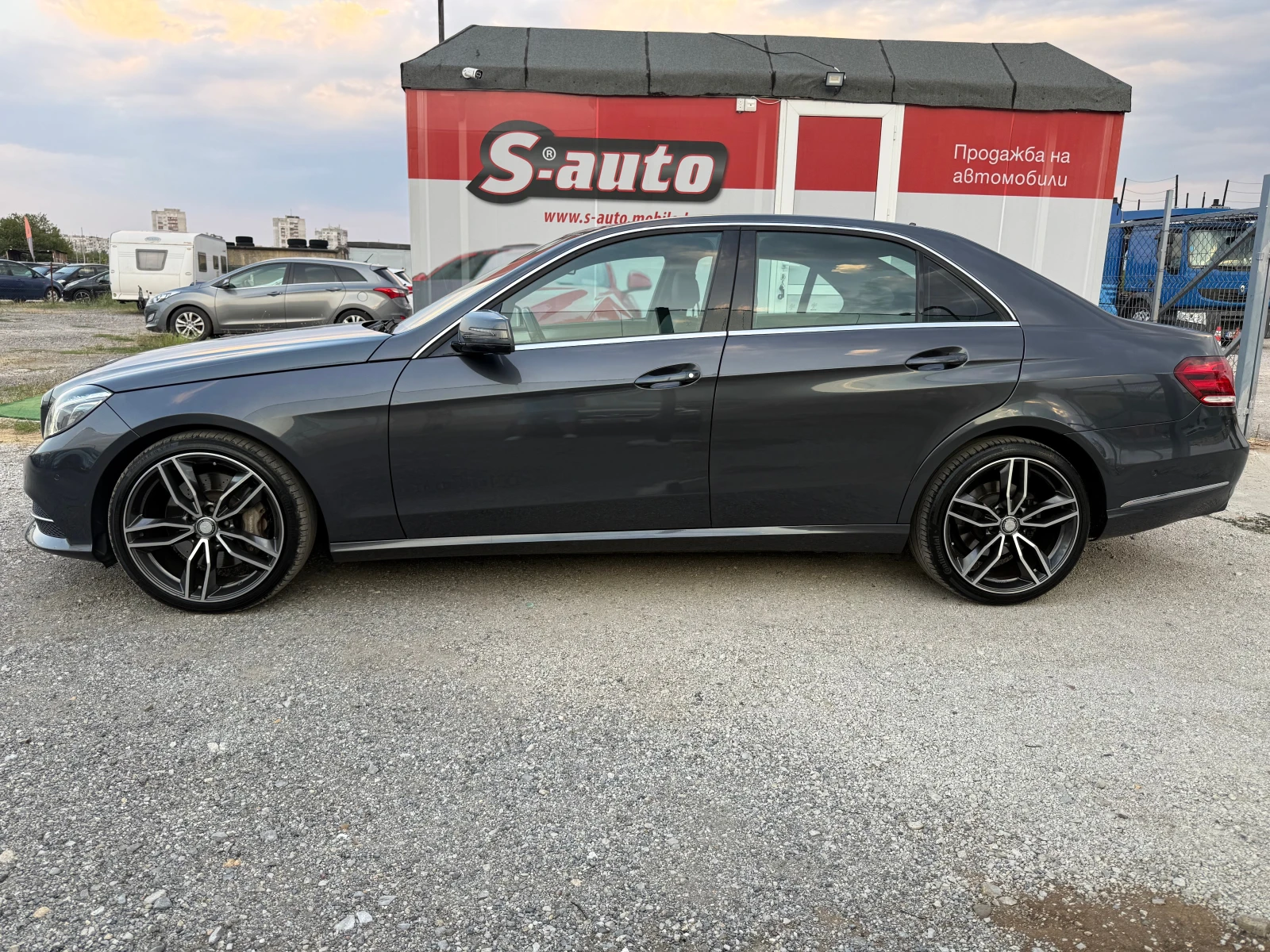 Mercedes-Benz E 350 4MATIC 124Х.КМ.AVANTGARDE* ПАНОРАМА* ПОДГРЕВ* КОЖА, снимка 7 - Автомобили и джипове - 55809116