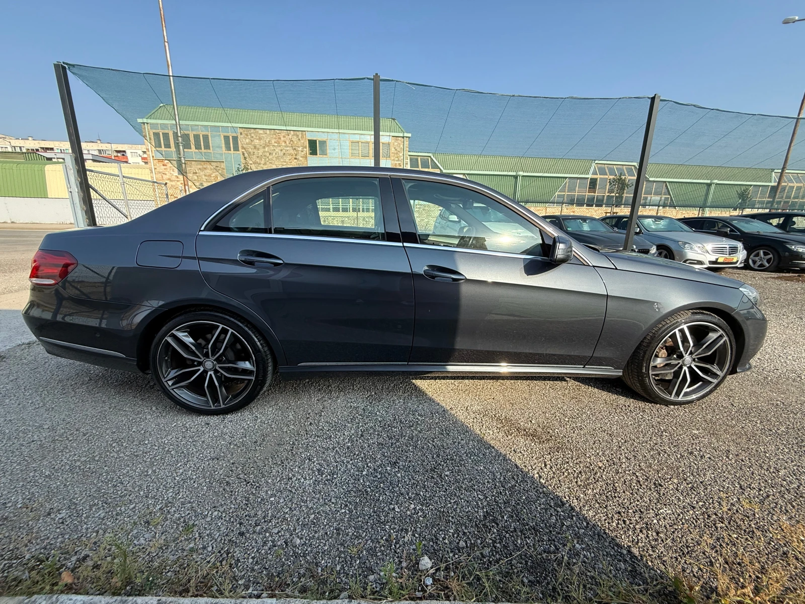 Mercedes-Benz E 350 4MATIC 124Х.КМ.AVANTGARDE* ПАНОРАМА* ПОДГРЕВ* КОЖА, снимка 4 - Автомобили и джипове - 55809116