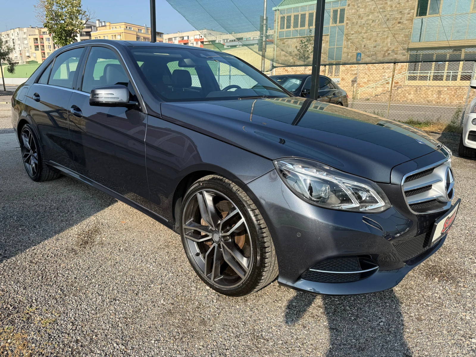 Mercedes-Benz E 350 4MATIC 124Х.КМ.AVANTGARDE* ПАНОРАМА* ПОДГРЕВ* КОЖА, снимка 3 - Автомобили и джипове - 55809116