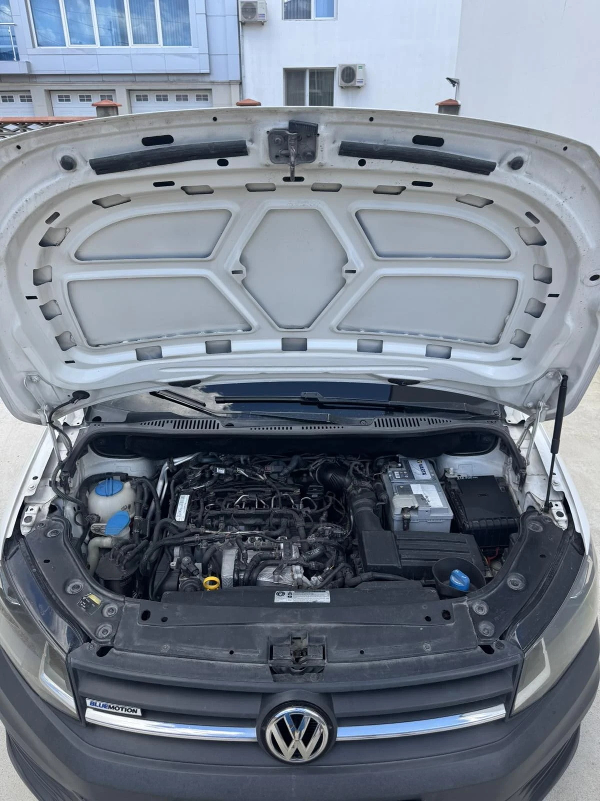 VW Caddy 2.0tdi, снимка 5 - Автомобили и джипове - 56073563