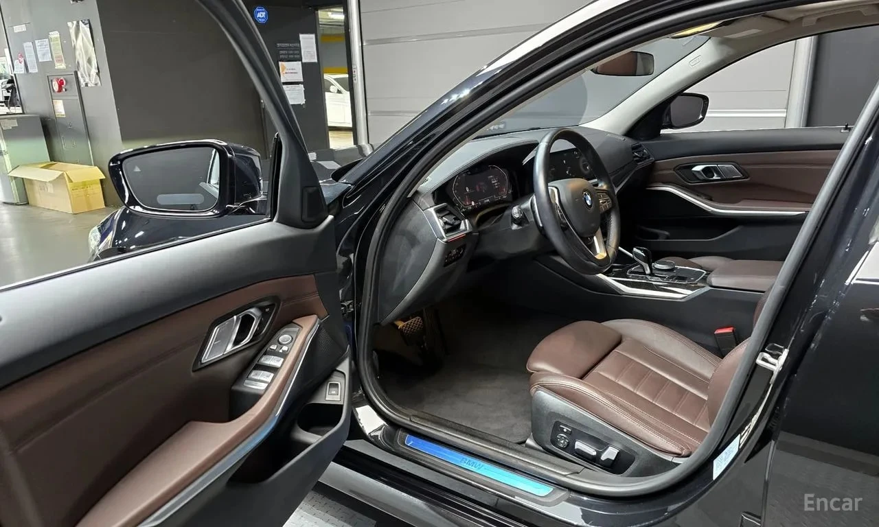 BMW 320 320i Luxury * OПЦИЯ ЗА ФИНАНСИРАНЕ, снимка 10 - Автомобили и джипове - 56115250