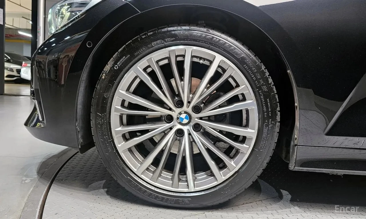 BMW 320 320i Luxury * OПЦИЯ ЗА ФИНАНСИРАНЕ, снимка 5 - Автомобили и джипове - 56115250