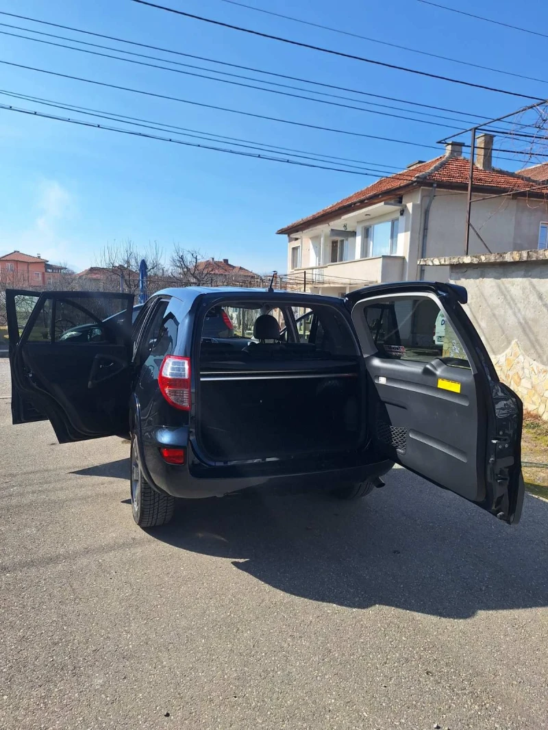 Toyota Rav4, снимка 6 - Автомобили и джипове - 49235937