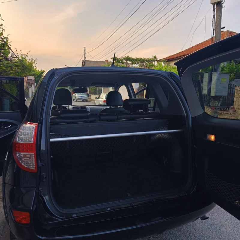 Toyota Rav4 2, 2, снимка 9 - Автомобили и джипове - 51872337