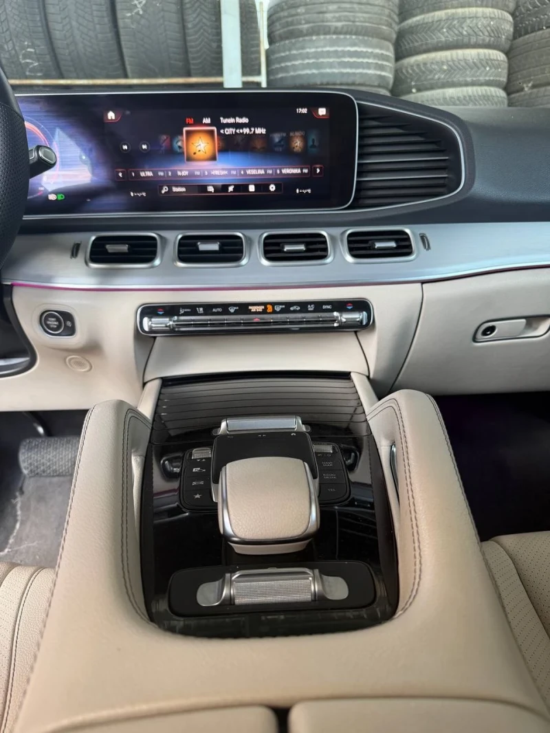 Mercedes-Benz GLE 300d/4-MATIC/PANO/245hp/2.0L/EURO-6B/AIR, снимка 14 - Автомобили и джипове - 52649664