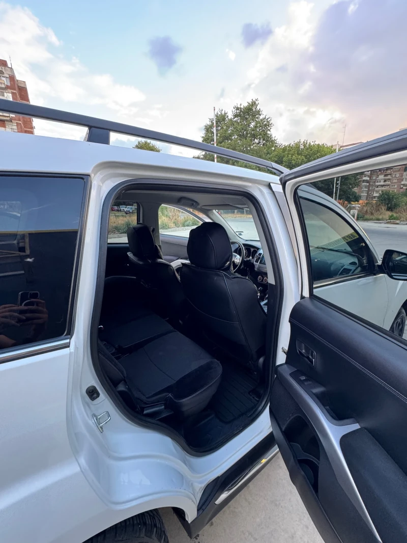 Mitsubishi Outlander, снимка 8 - Автомобили и джипове - 52815783