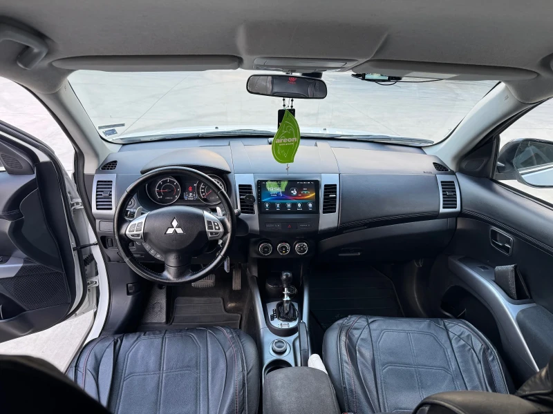 Mitsubishi Outlander, снимка 7 - Автомобили и джипове - 52815783