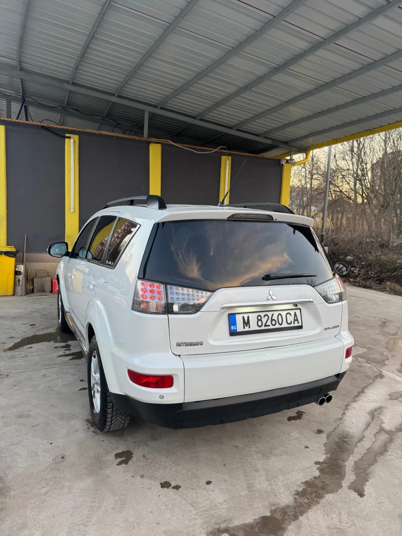 Mitsubishi Outlander, снимка 12 - Автомобили и джипове - 52815783