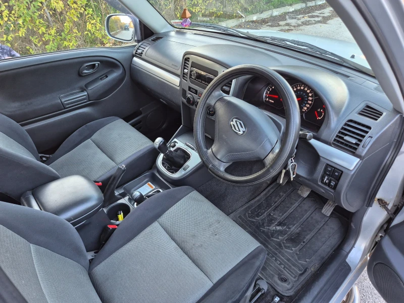 Suzuki Grand vitara 1.6, снимка 9 - Автомобили и джипове - 52415430