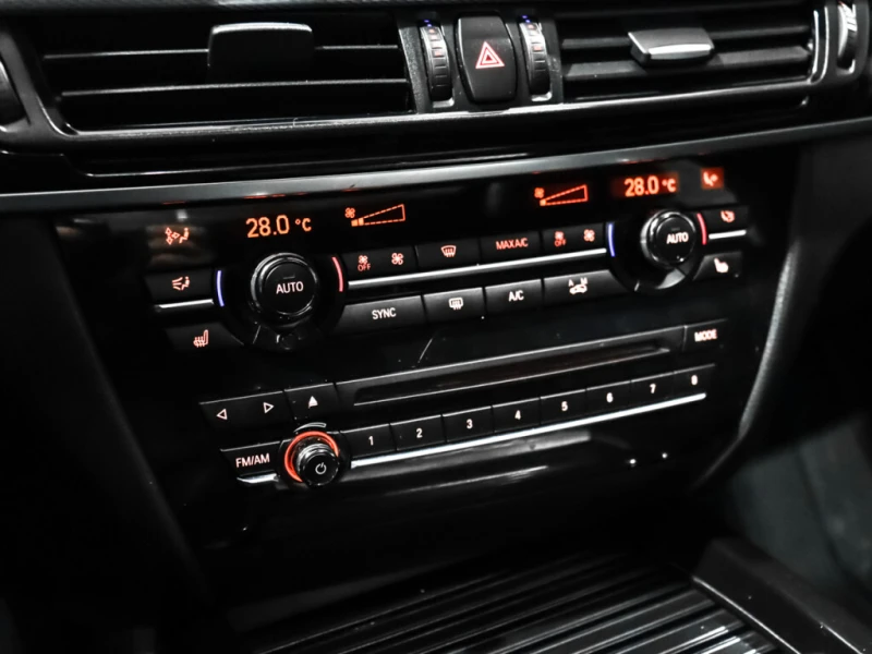 BMW X5 xDrive35i* M Pack* Harmon/Kardon* Keyless* , снимка 12 - Автомобили и джипове - 53362208