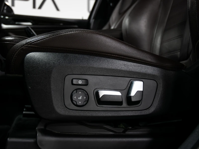 BMW X3 M40i HEADS UP BLIND SPOTS NAVI REAR VIEW CAMERA, снимка 11 - Автомобили и джипове - 53447939