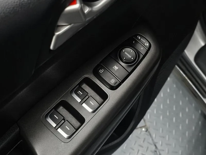 Kia Sportage The Bold Diesel 2.0 2Wd Prestige, снимка 17 - Автомобили и джипове - 55278767