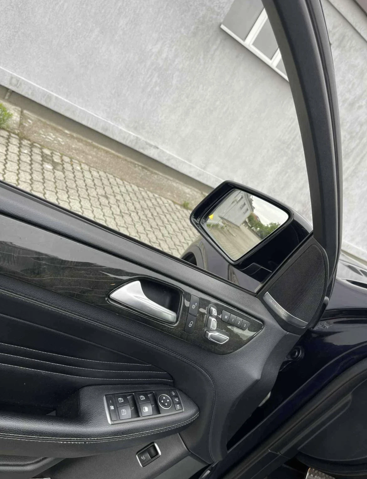 Mercedes-Benz GLE 350 4matic AMG, снимка 9 - Автомобили и джипове - 53770639