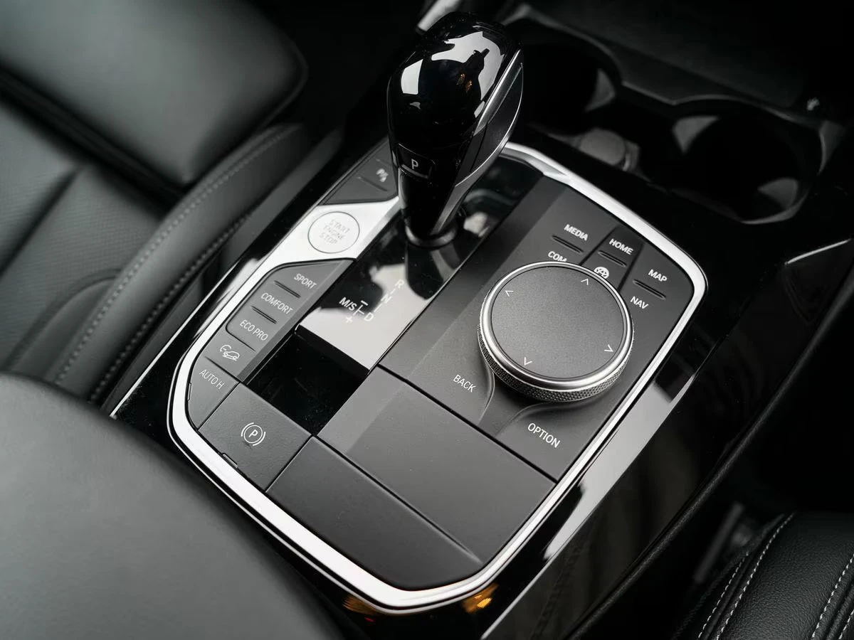 BMW X4 20i/184HP/MSPORT/LASER/PANO/ACC/HUD/CAM/355z, снимка 13 - Автомобили и джипове - 54352465