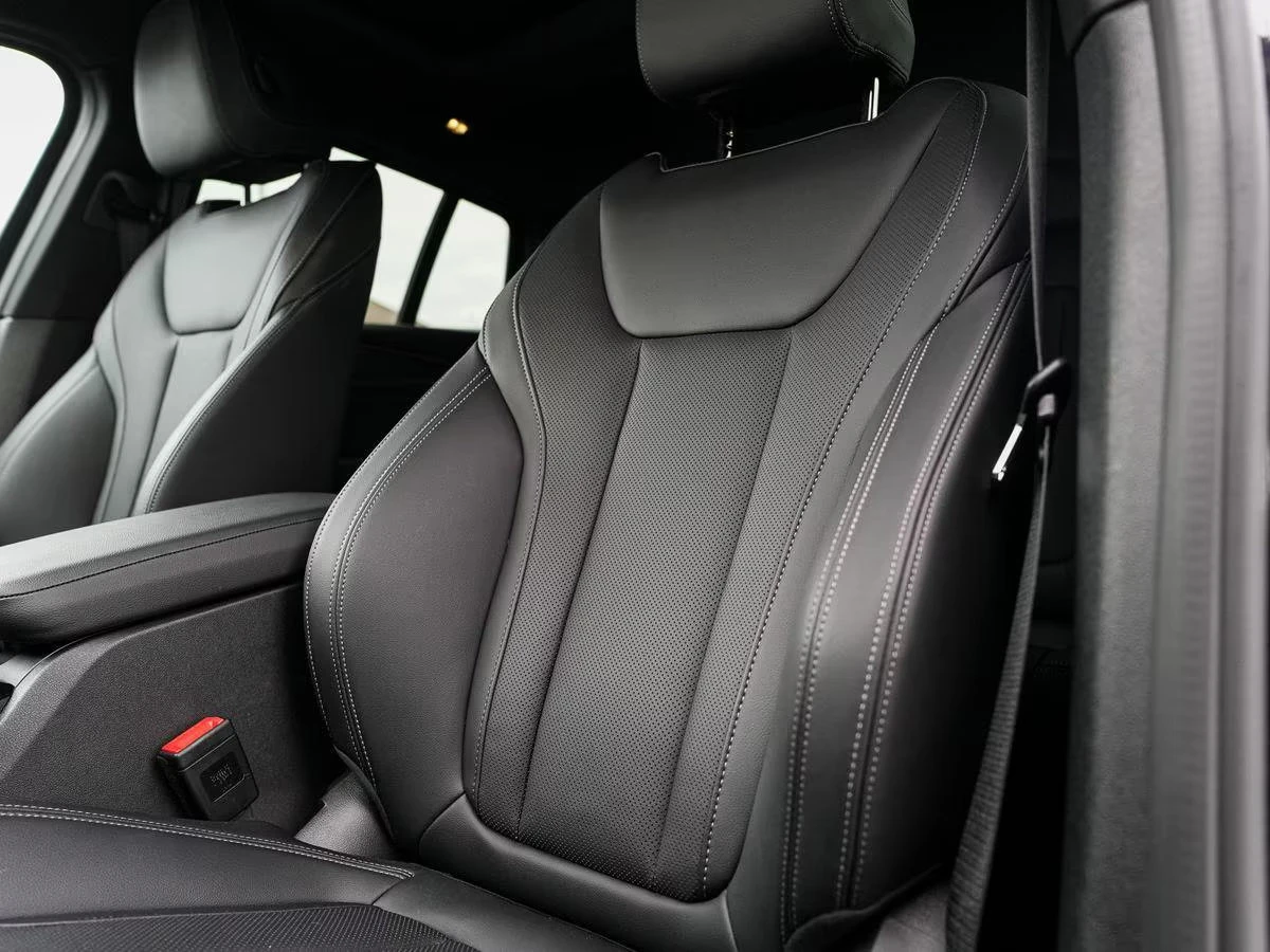 BMW X4 20i/184HP/MSPORT/LASER/PANO/ACC/HUD/CAM/355z, снимка 8 - Автомобили и джипове - 54352465