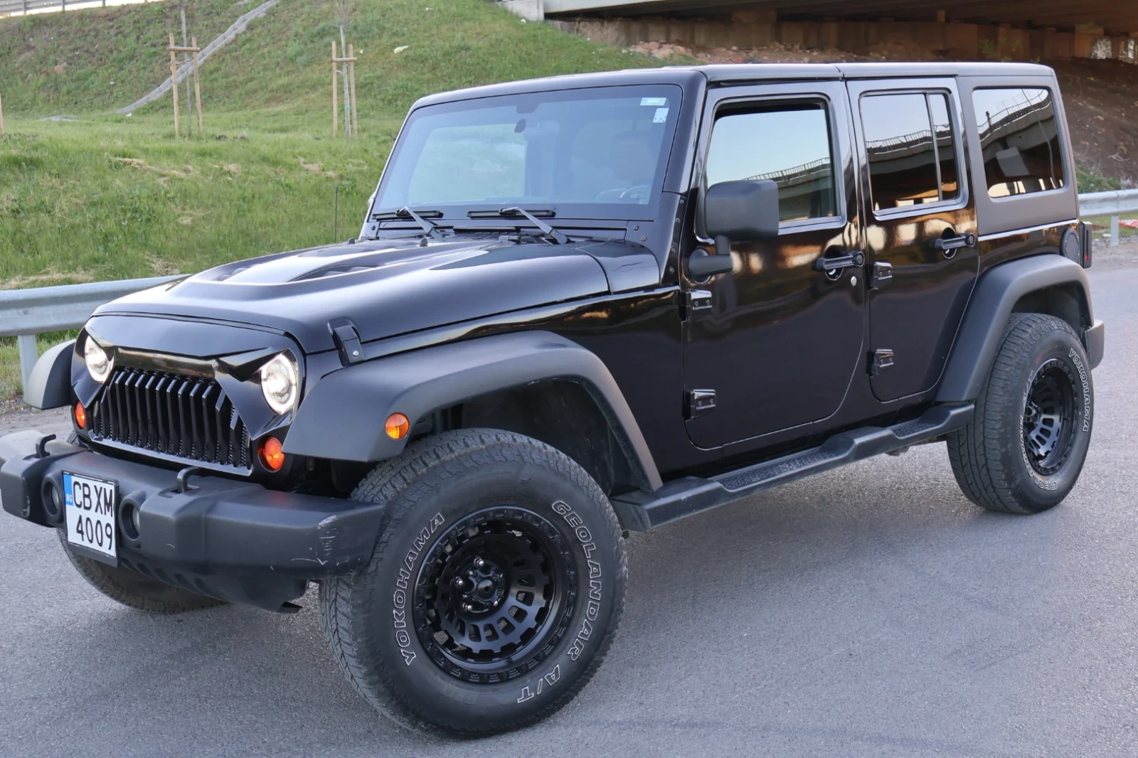 Jeep Wrangler Sahara, снимка 2 - Автомобили и джипове - 54646244
