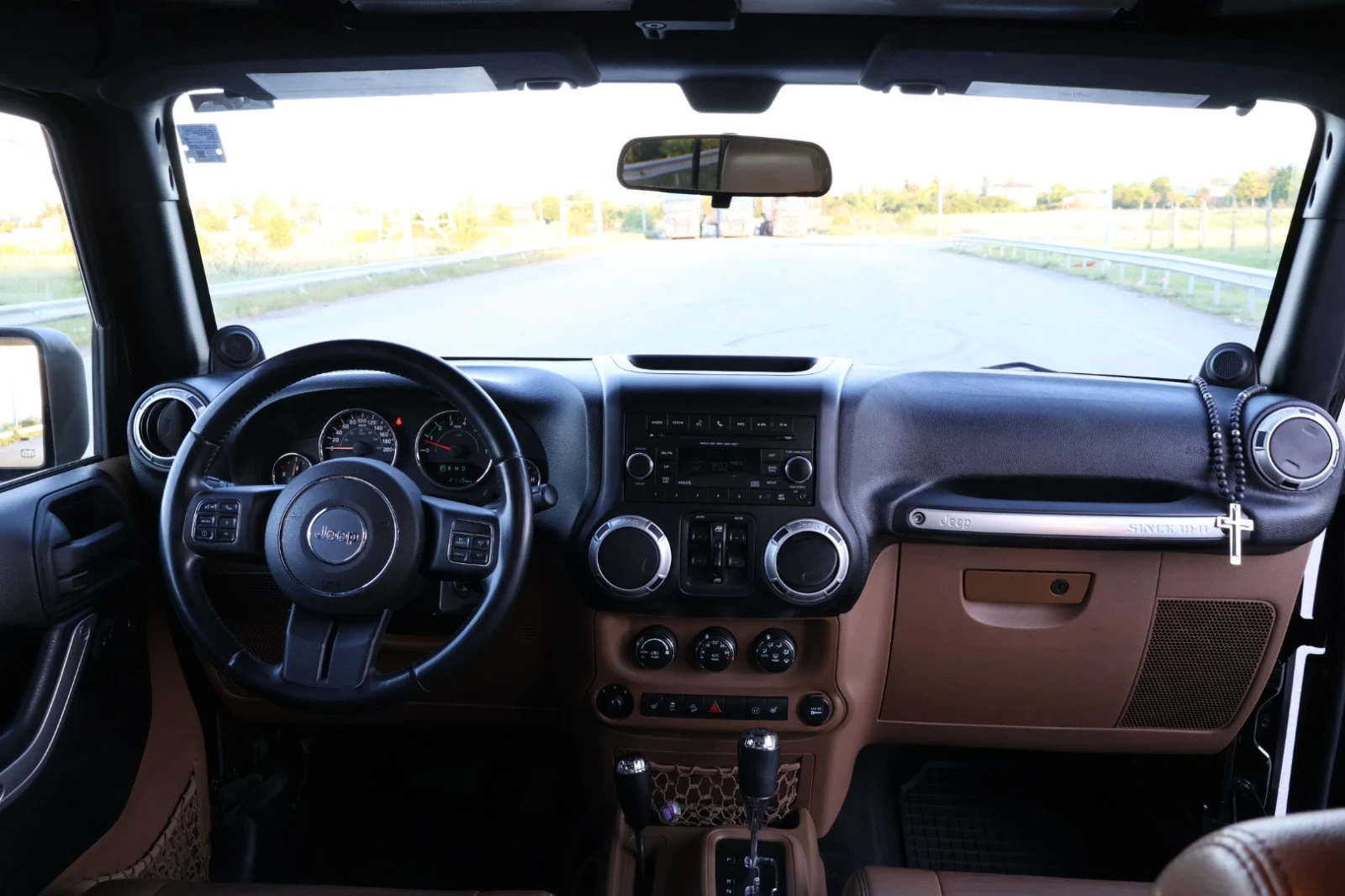 Jeep Wrangler Sahara, снимка 5 - Автомобили и джипове - 54646244