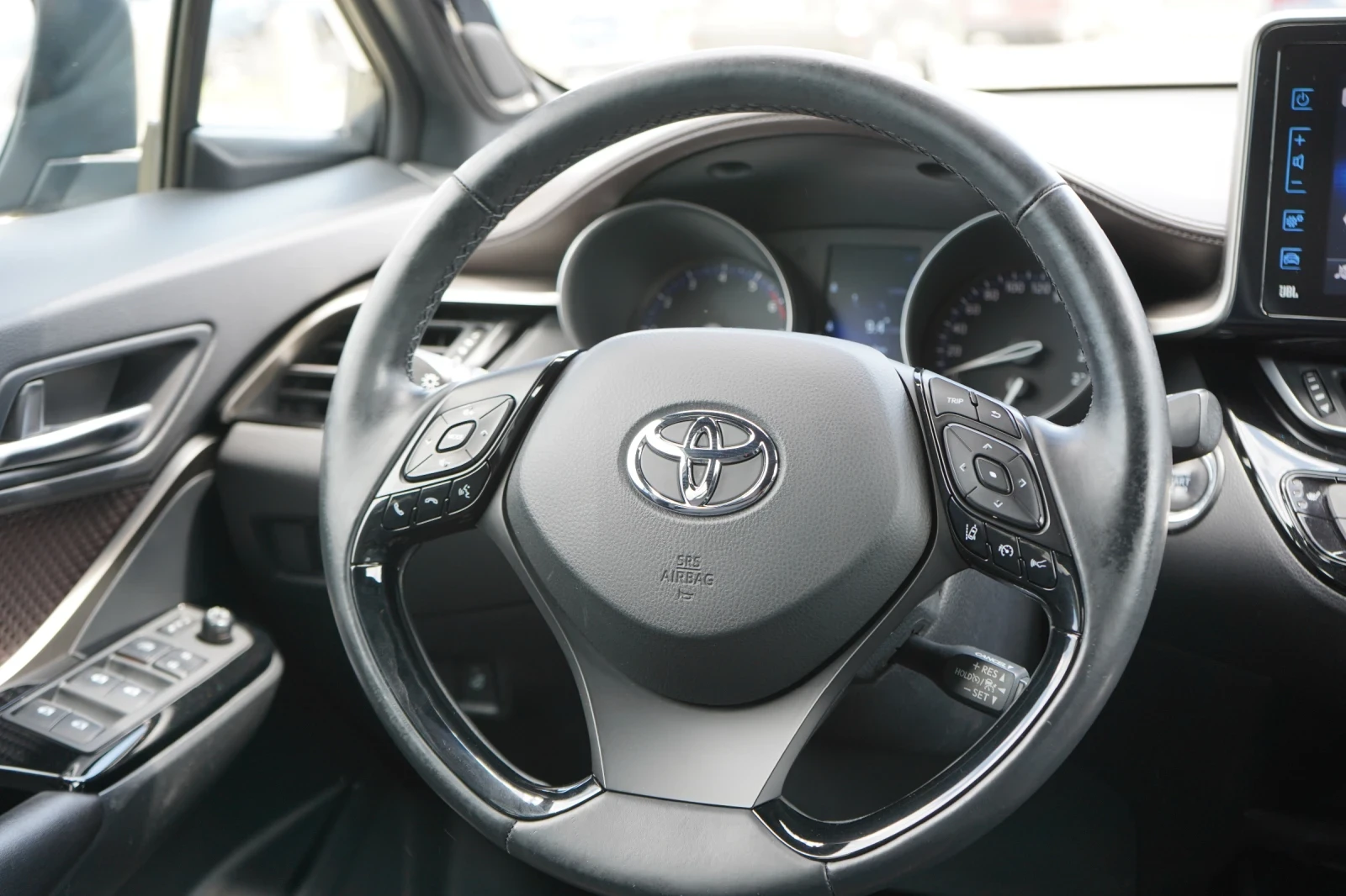 Toyota C-HR 1.2I* 4X4* CLASSY* ГАРАНЦИЯ* РЕГИСТРИРАНА* , снимка 10 - Автомобили и джипове - 54763265