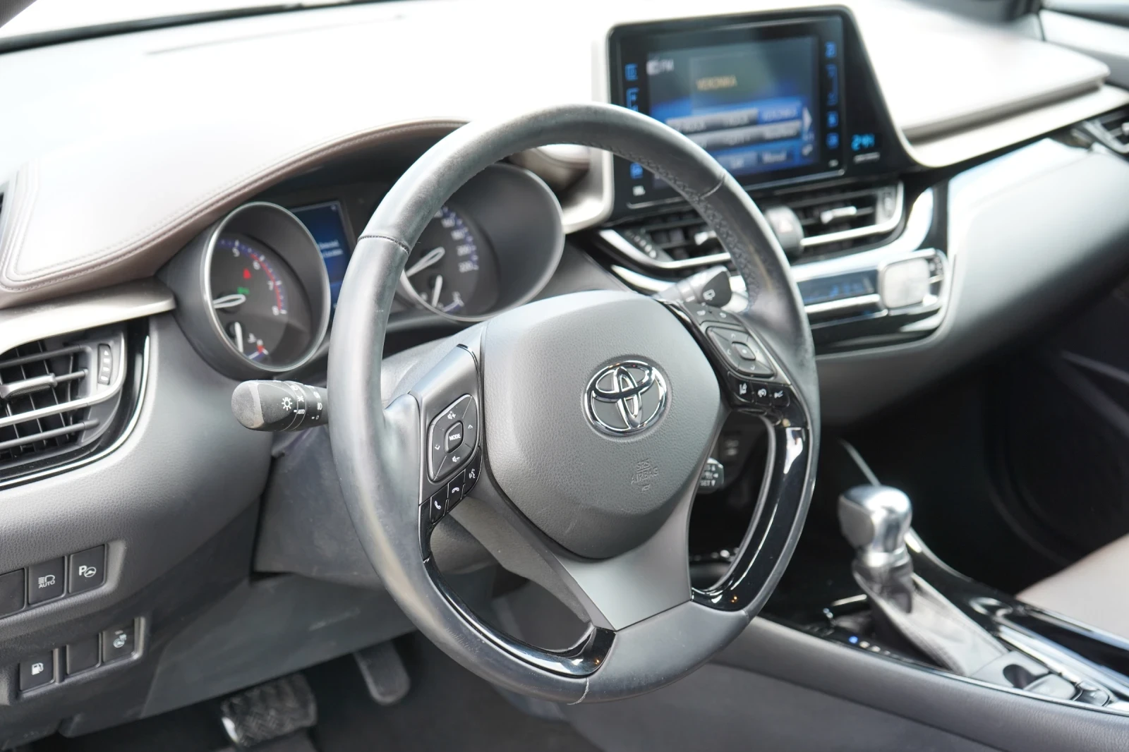 Toyota C-HR 1.2I* 4X4* CLASSY* ГАРАНЦИЯ* РЕГИСТРИРАНА* , снимка 9 - Автомобили и джипове - 54763265