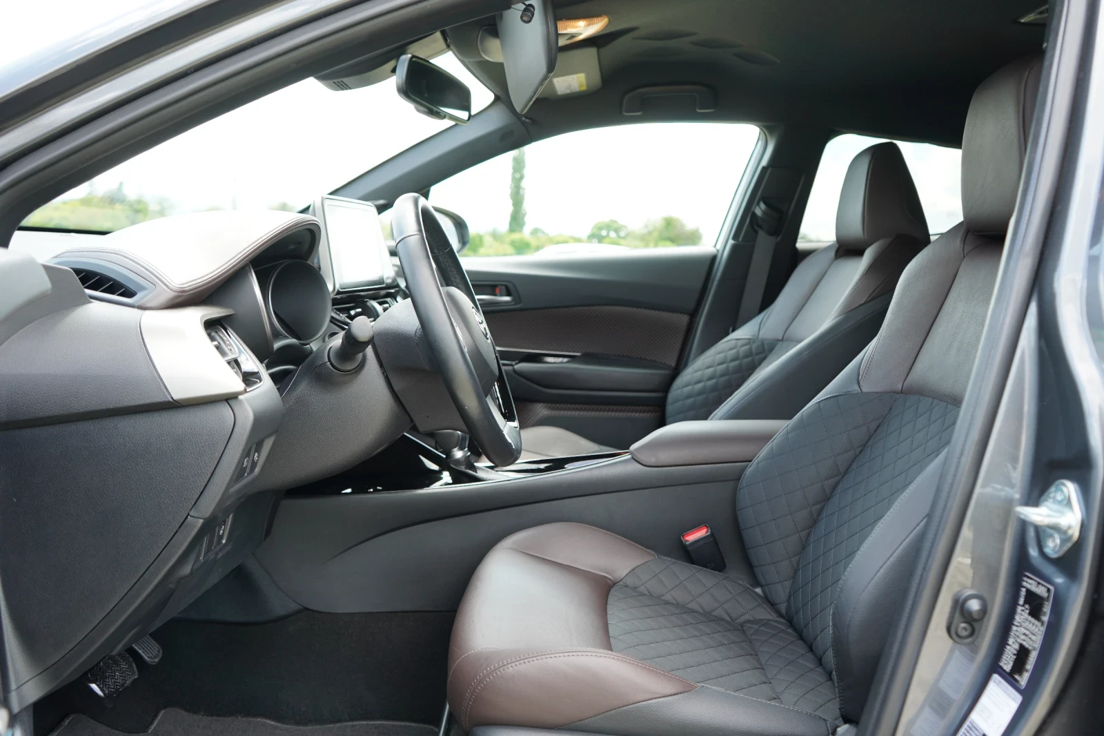 Toyota C-HR 1.2I* 4X4* CLASSY* ГАРАНЦИЯ* РЕГИСТРИРАНА* , снимка 7 - Автомобили и джипове - 54763265