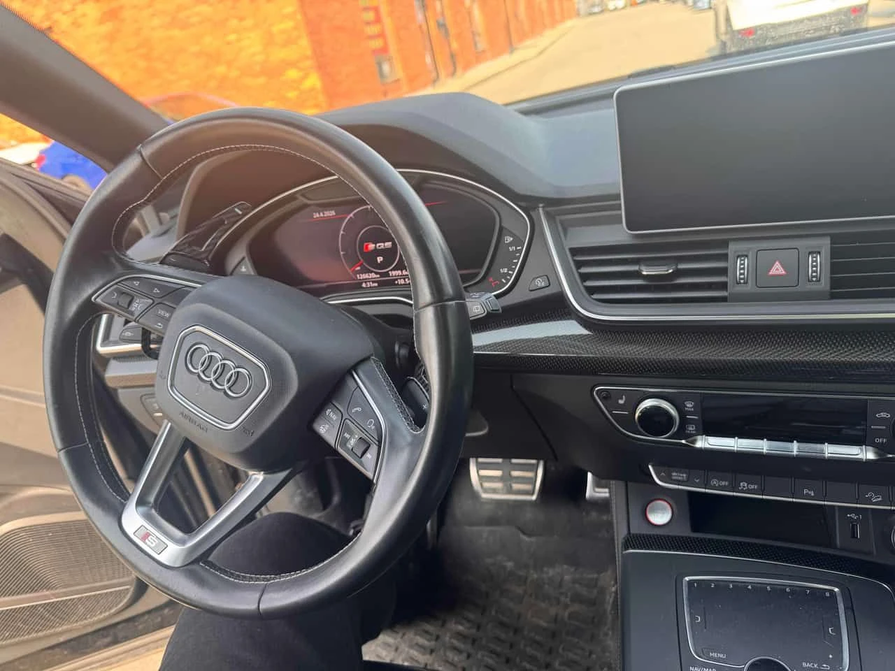 Audi SQ5 Technik  CARFAX, снимка 8 - Автомобили и джипове - 54776941