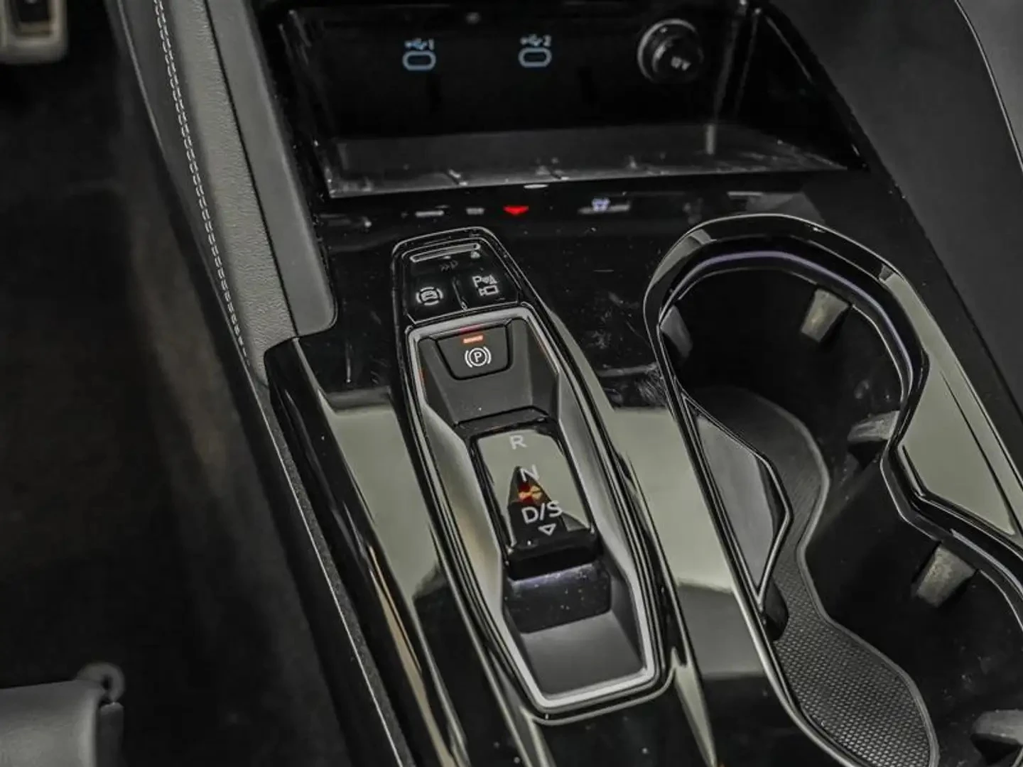 Audi Q5 PROGRESSIV S LINE ЦЕНА ДО БЪЛГАРИЯ АВТОКРЕДИТ, снимка 13 - Автомобили и джипове - 55878609