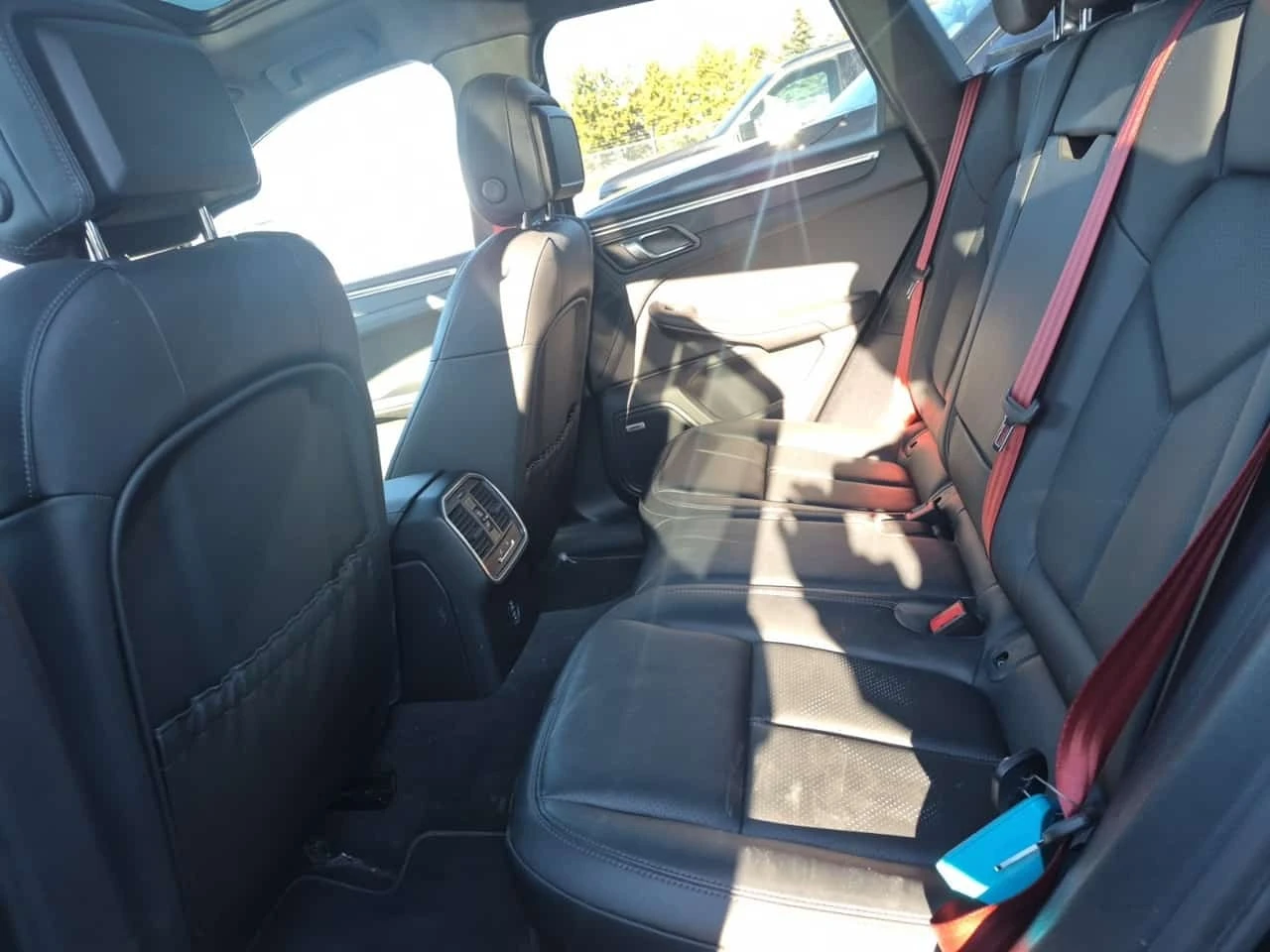 Porsche Macan * LANE ASSIST * ПОДГРЕВ * КАМЕРА * , снимка 12 - Автомобили и джипове - 56656930