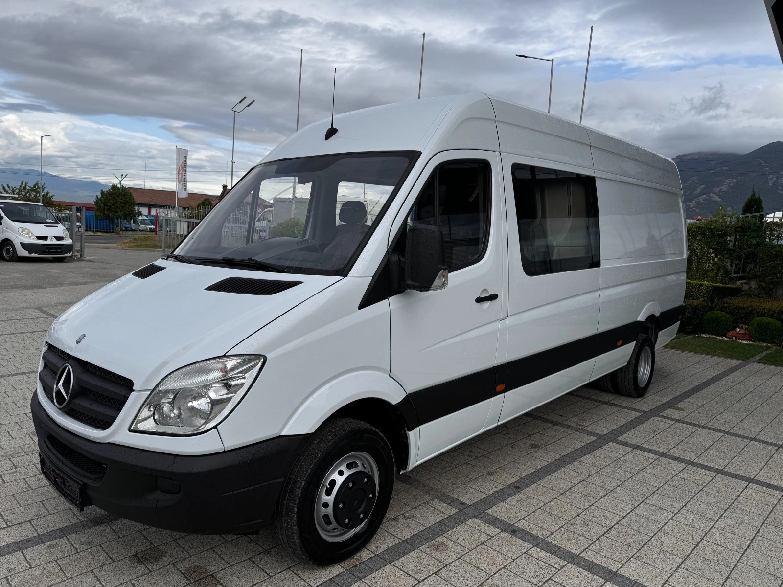 Mercedes-Benz Sprinter 516 CDI 3.5т. Товаропътнически 5-местен MAXI Клима  - изображение 3