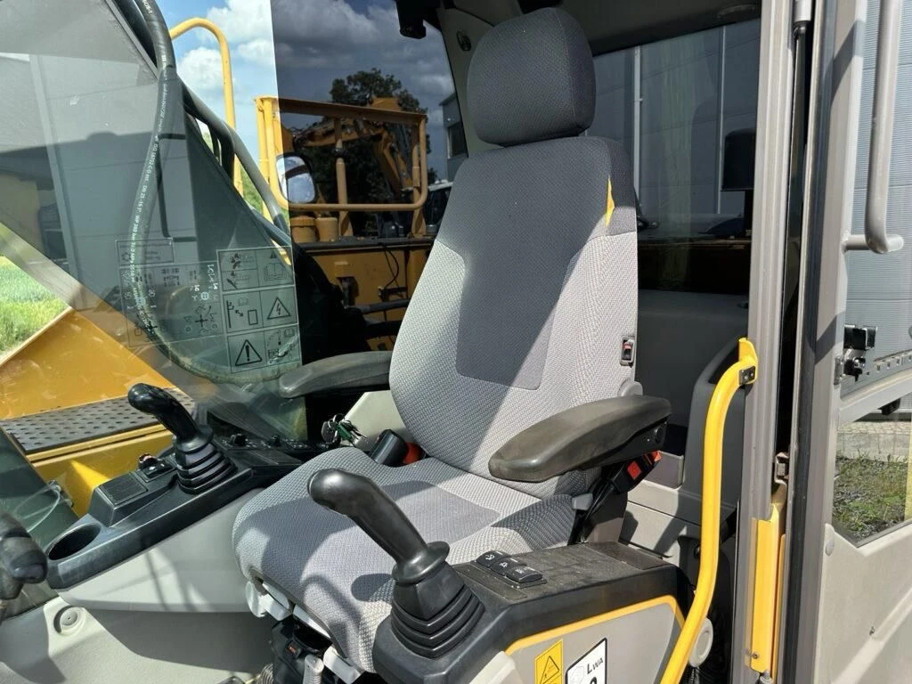 Багер Volvo EC 220 EL ЛИЗИНГ - изображение 6