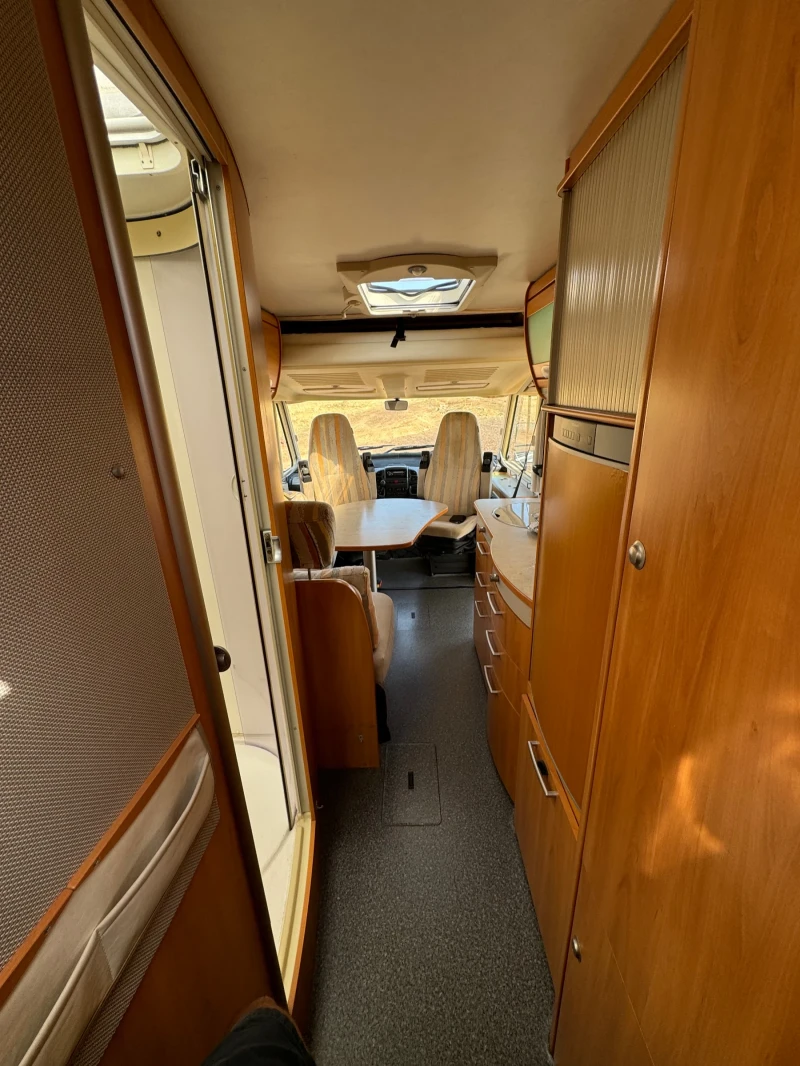 Кемпер HYMER / ERIBA B524, снимка 11 - Каравани и кемпери - 47092048