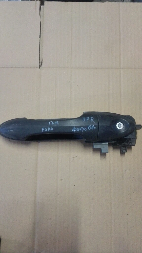 Дръжка врата външна предна дясна Форд Фокус (5)