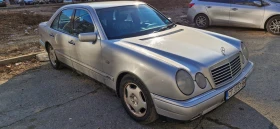 Mercedes-Benz E 200, снимка 3