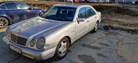 Mercedes-Benz E 200, снимка 2