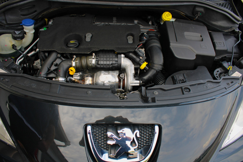 Peugeot 207 1.6HDI, снимка 17 - Автомобили и джипове - 40917167