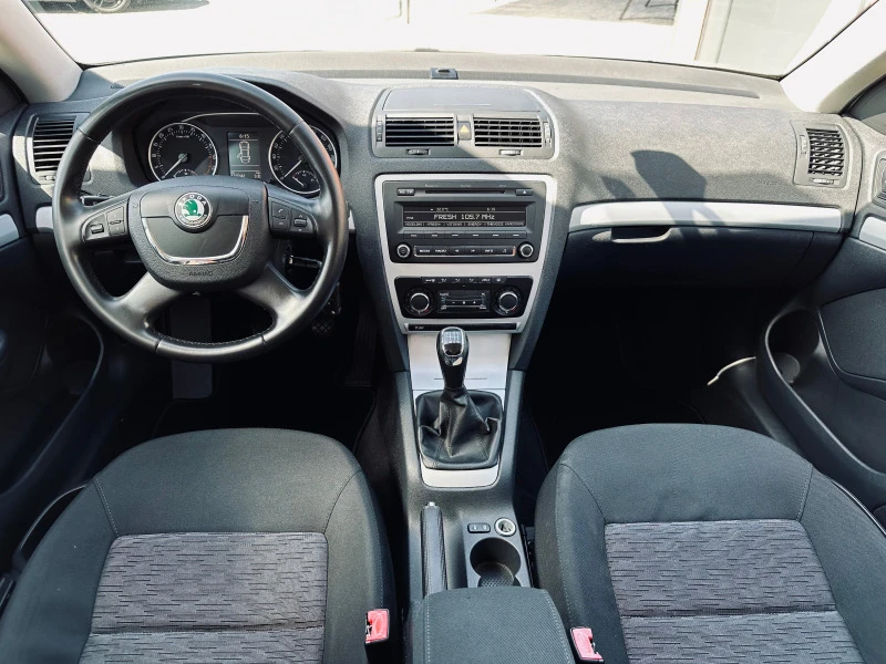 Skoda Octavia 2.0TDI/6-ск/Автопилот, снимка 12 - Автомобили и джипове - 46349239